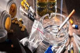 Chất Hướng Thần Là Gì? Nó Có Phải Chất Gây Nghiện Không?