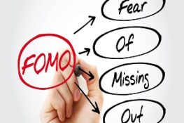 Hội Chứng FOMO Là Gì: Nỗi Sợ Thầm Lặng Của Thời Đại Số