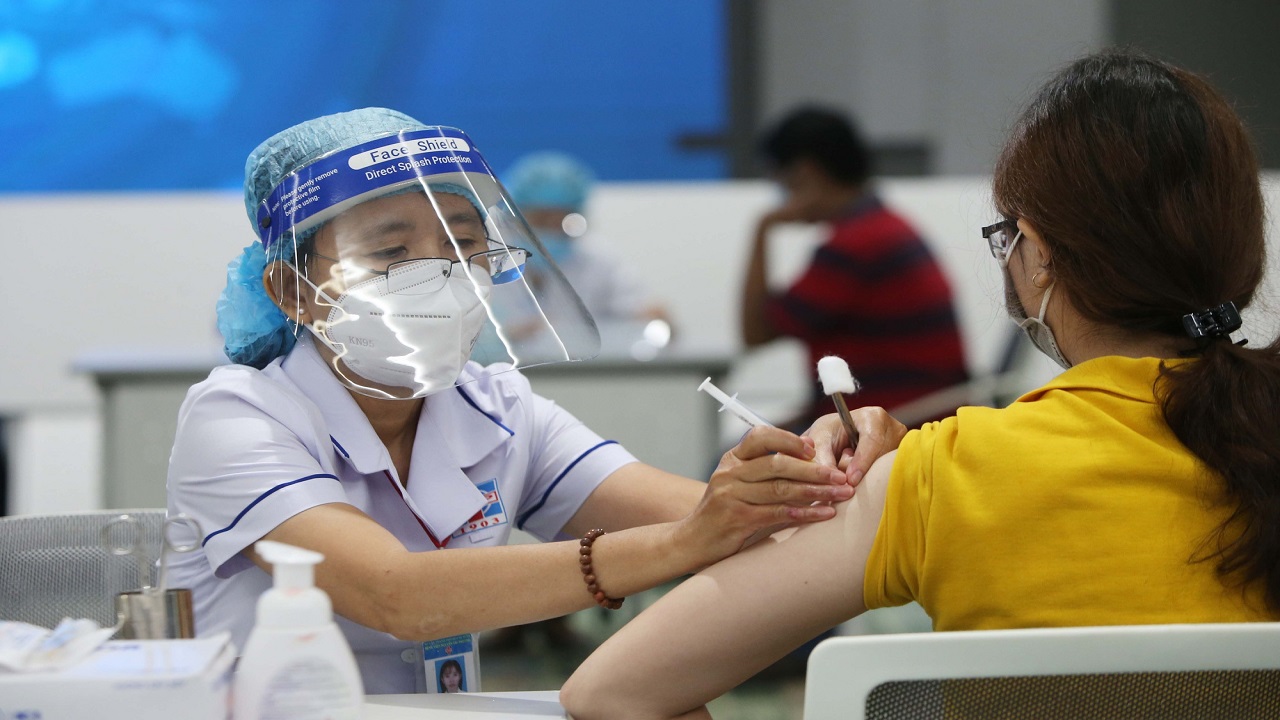 tiêm vaccine
