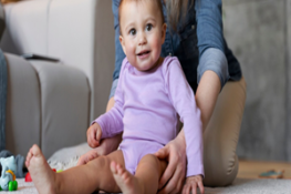 ​Khi nào bé biết ngồi? Câu trả lời và các bước hỗ trợ sự phát triển