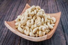 Hạt Điều: Bí Quyết Tăng Cường Sức Đề Kháng Và Giữ Gìn Vóc Dáng