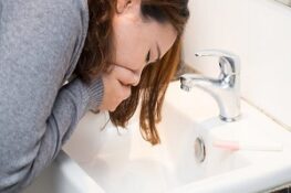 Buồn Nôn Khi Mang Thai: 10 Cách Tự Nhiên Giúp Mẹ Bầu Cảm Thấy Dễ Chịu