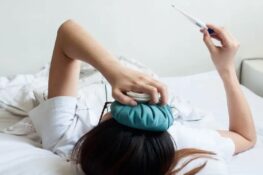 7 cách hạ sốt tự nhiên tại nhà mà không cần dùng thuốc